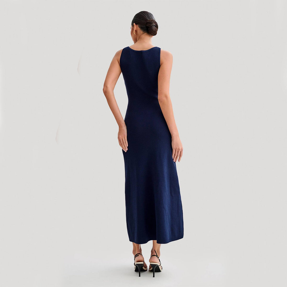 Elegant Knitted Sleeveless Long Dress